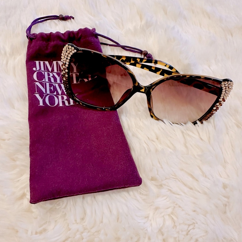 Brown Sunglasses With Crystals. Veey Classee